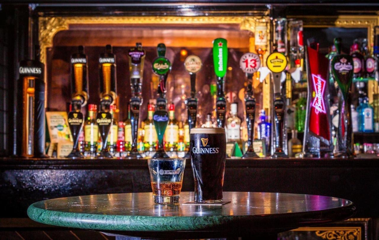 Charlie Foleys Acomodação com café da manhã Killarney Exterior foto